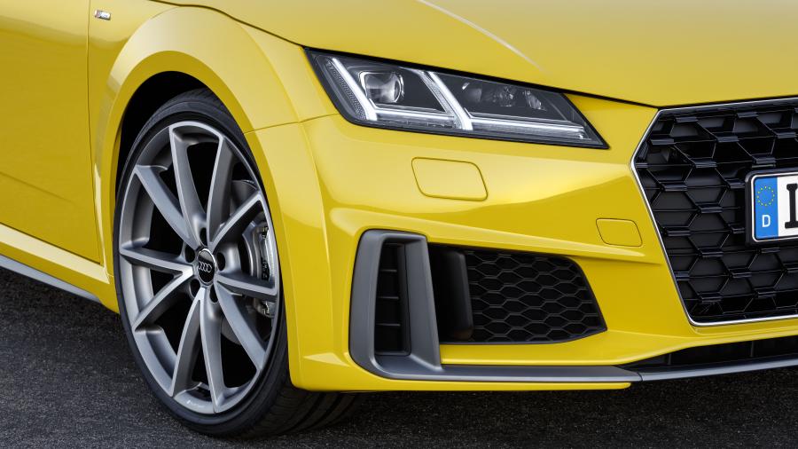 Детали экстерьера Audi TT Roadster S-Line (8S) 2018 года  (WW) (фото 2 из 33)